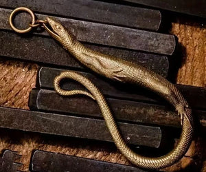 Lizard Bronze Hook Keychain