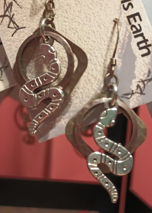 Snake w double copper earrings