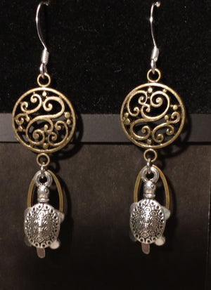 Turtle Earrings w Ornate Brz Circle